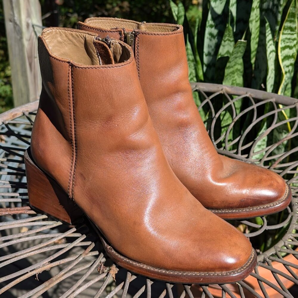 Sutro San Francisco women's boots size 9.5, Clay